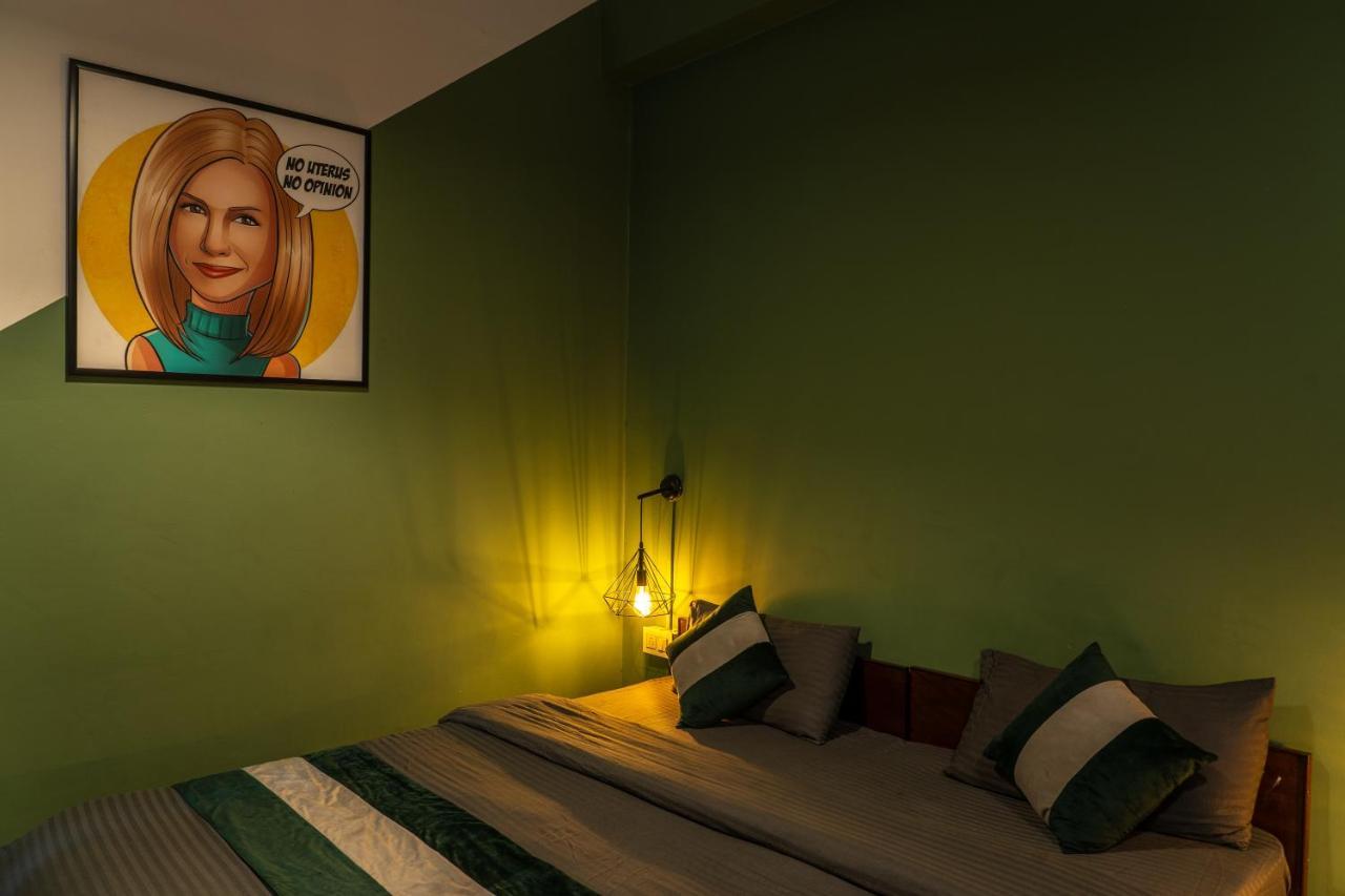 Whoopers Hostel Bir Esterno foto