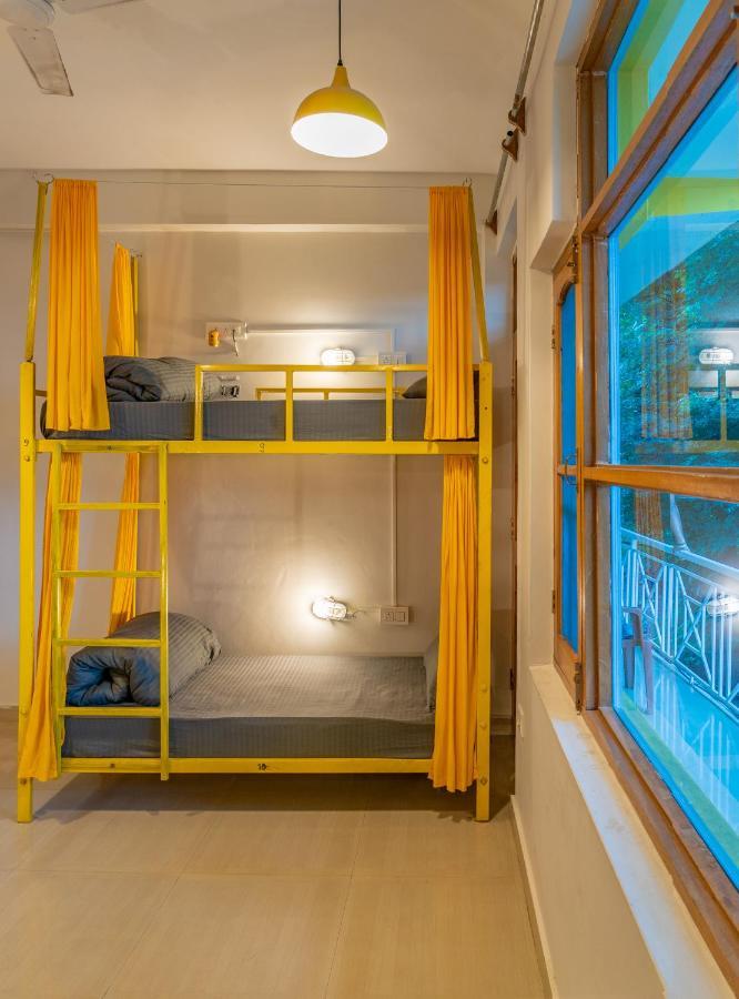 Whoopers Hostel Bir Esterno foto