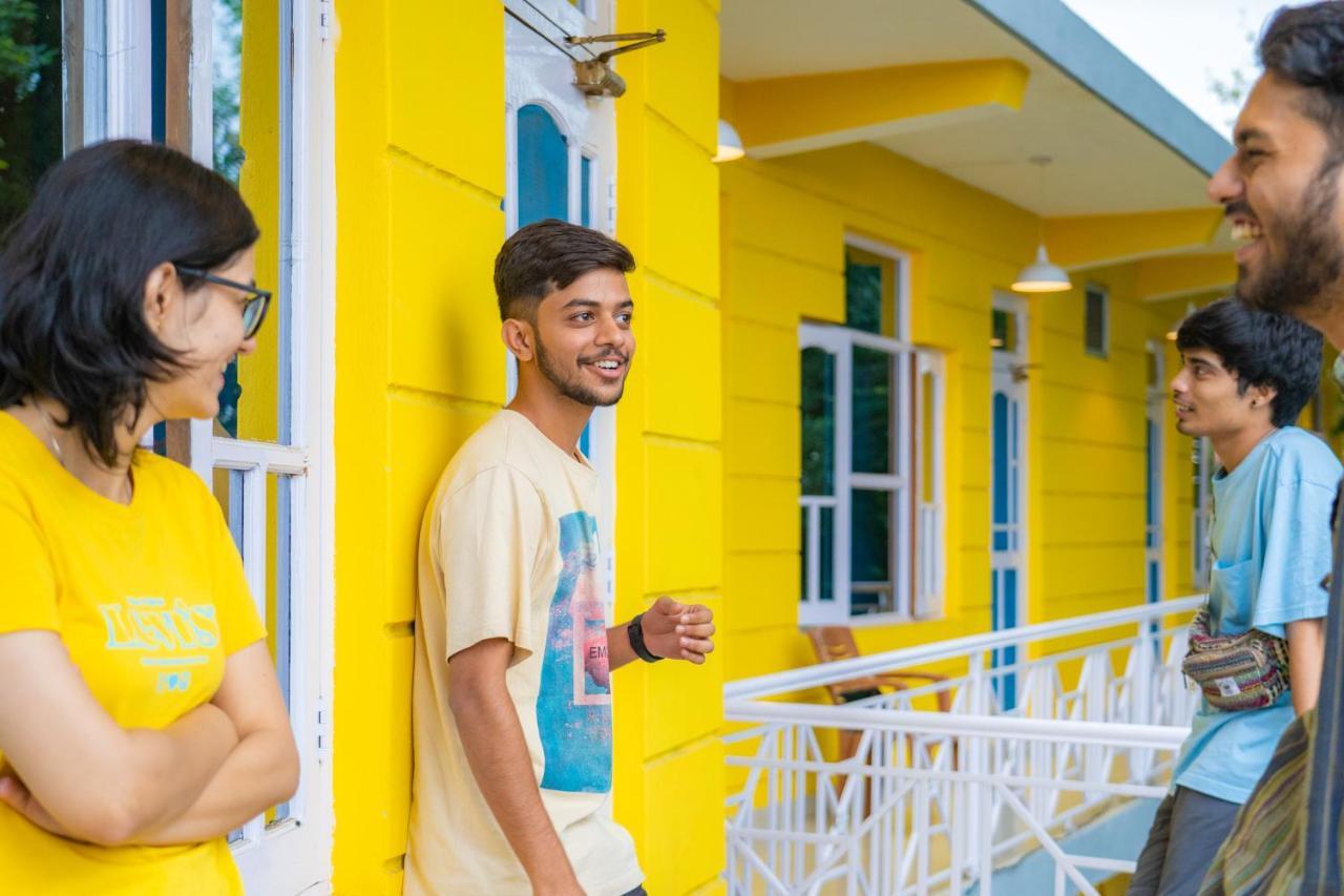 Whoopers Hostel Bir Esterno foto