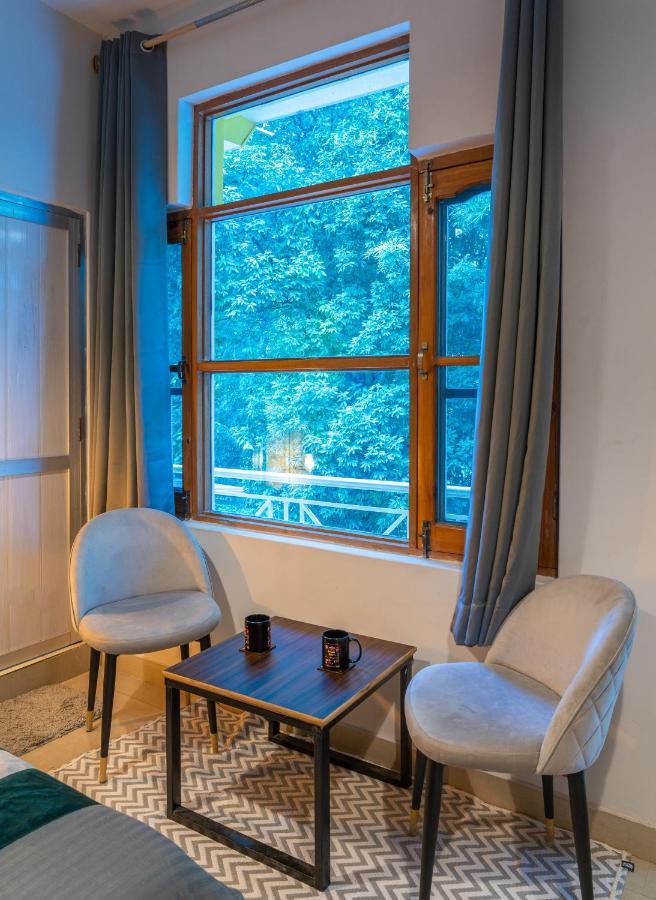 Whoopers Hostel Bir Esterno foto