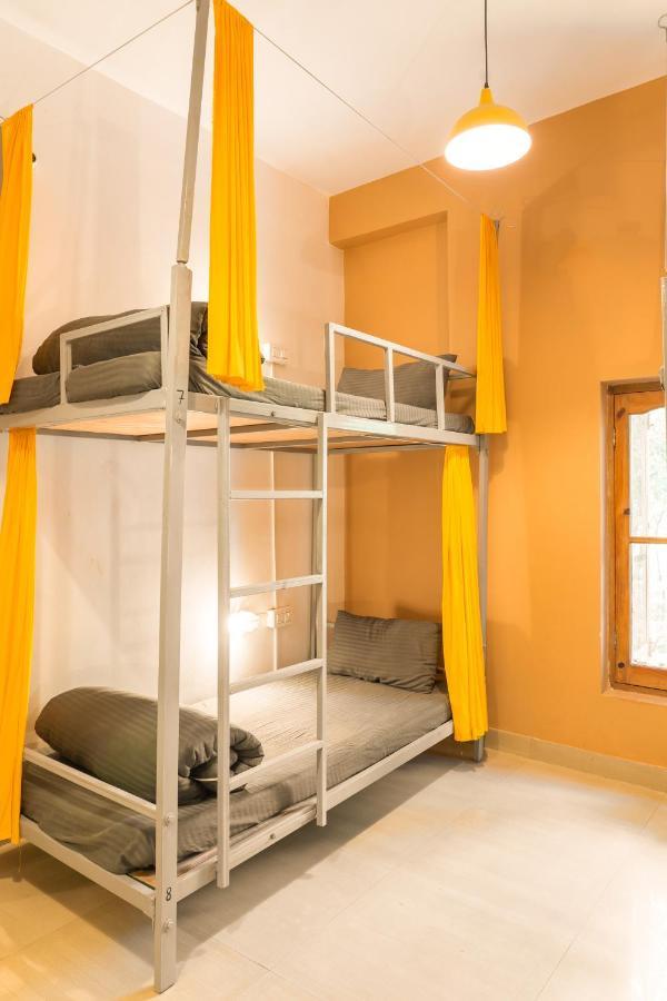Whoopers Hostel Bir Esterno foto