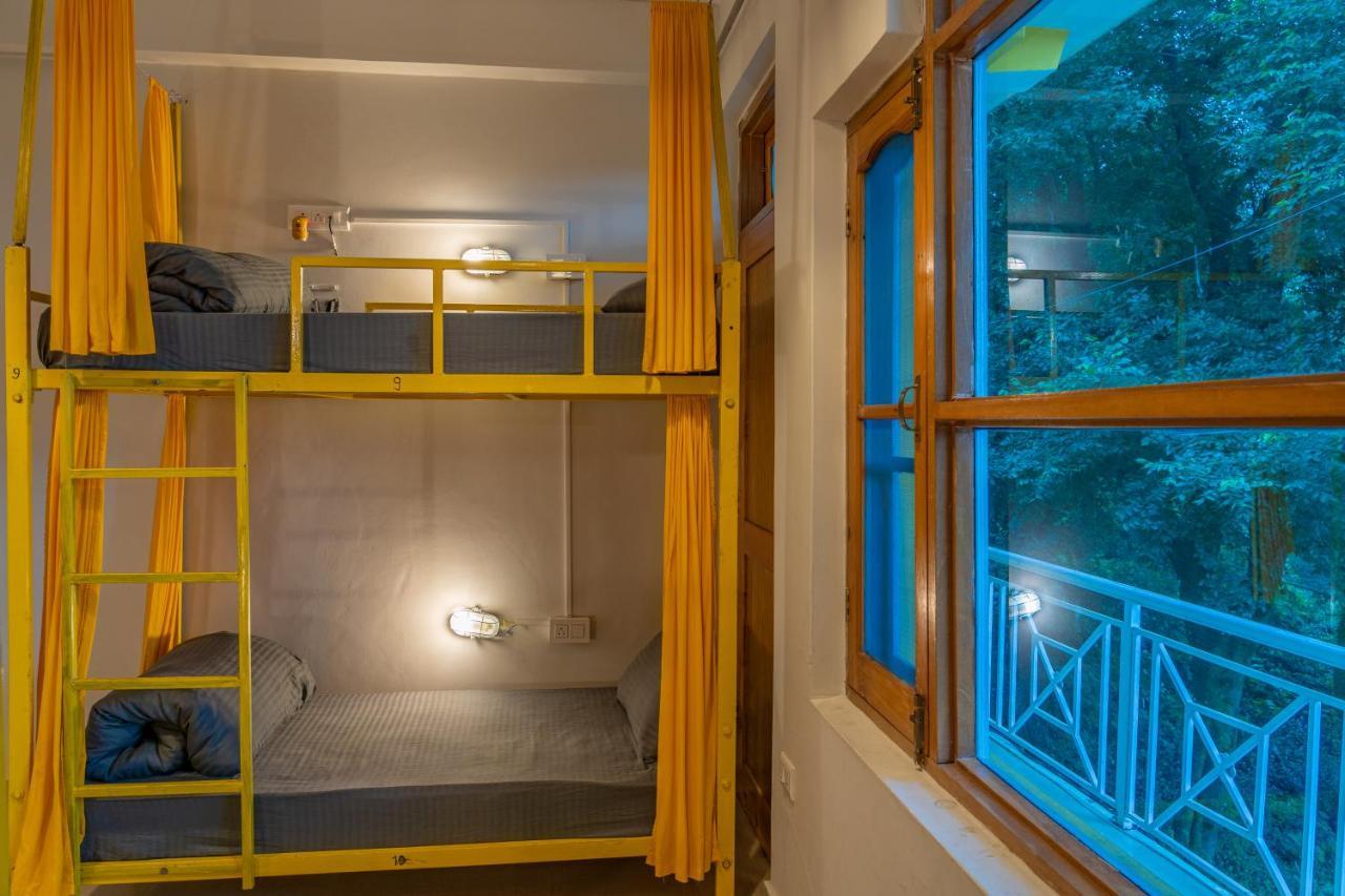 Whoopers Hostel Bir Esterno foto