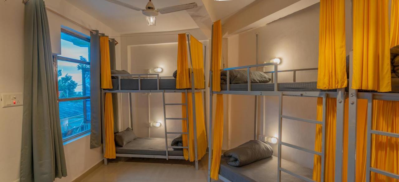 Whoopers Hostel Bir Esterno foto