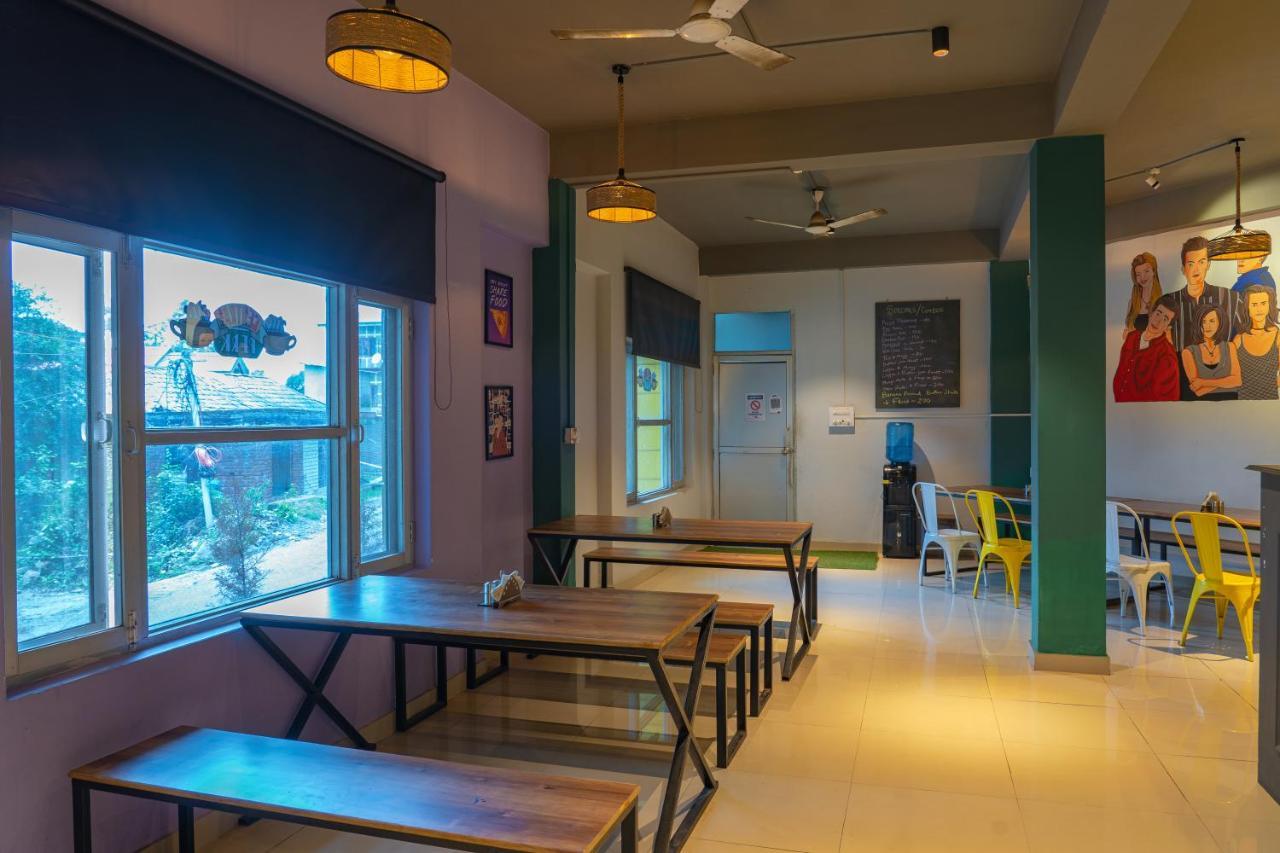Whoopers Hostel Bir Esterno foto