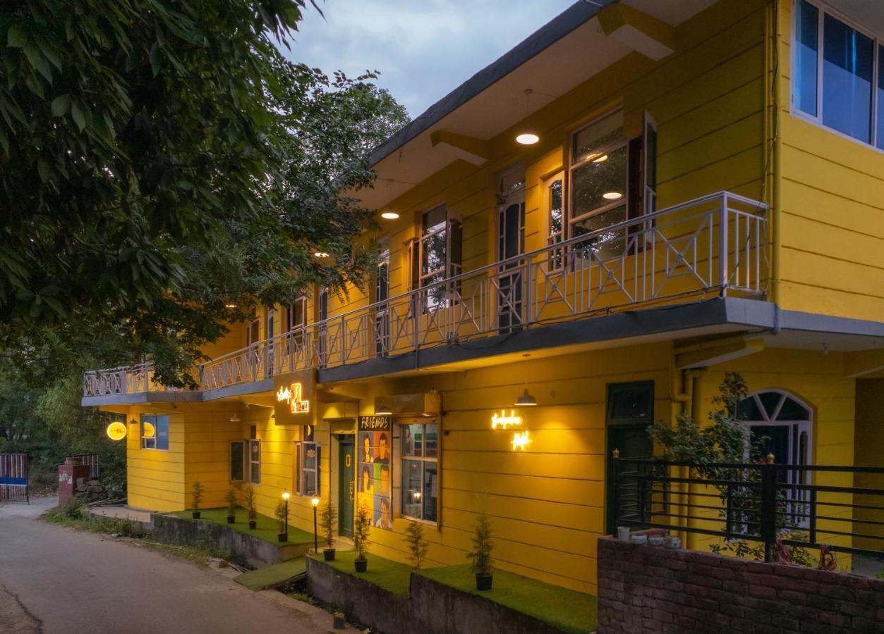 Whoopers Hostel Bir Esterno foto