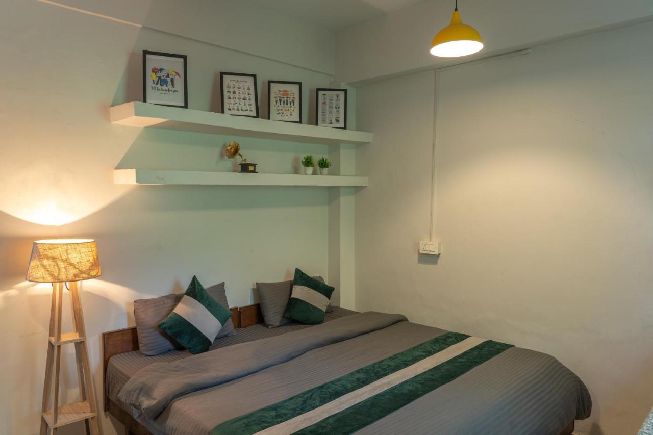 Whoopers Hostel Bir Esterno foto