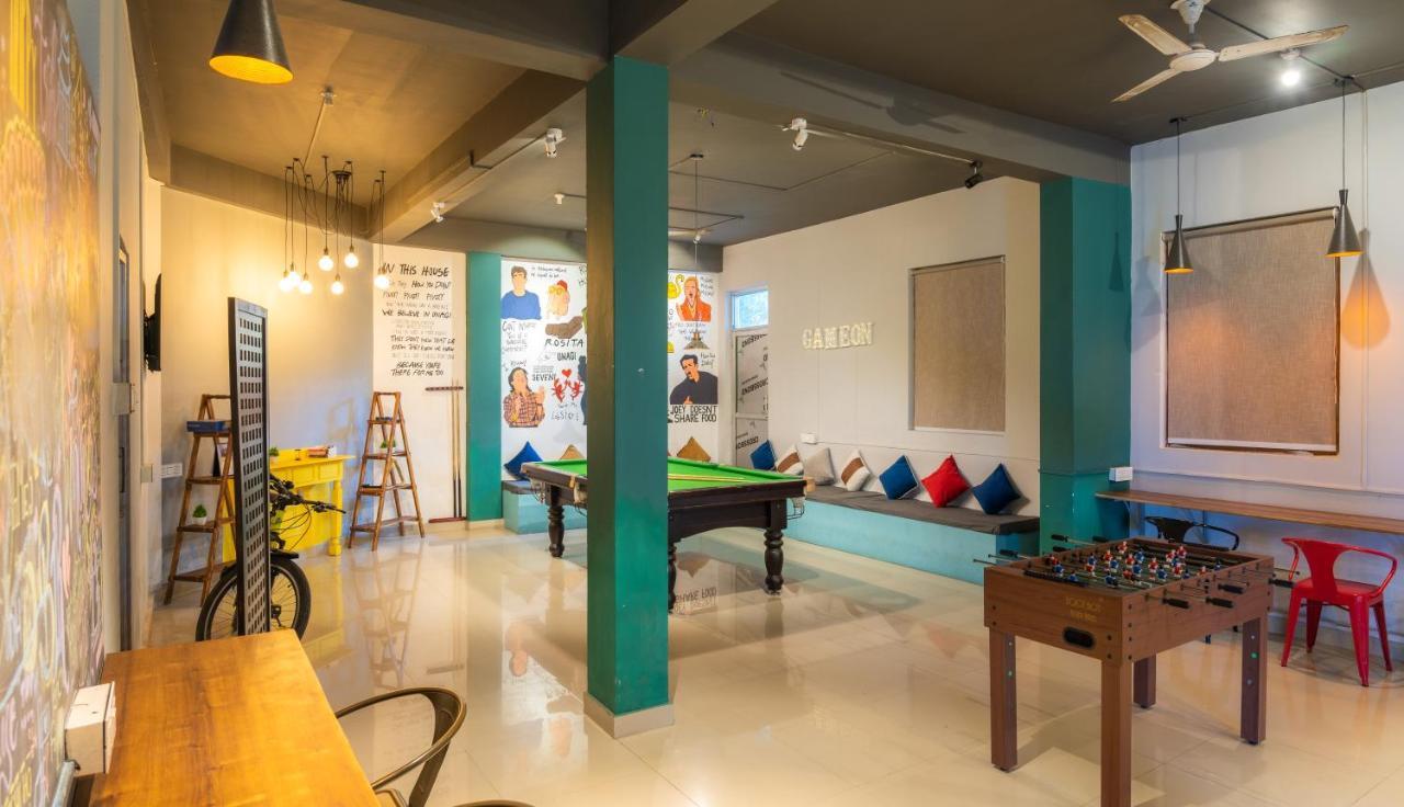 Whoopers Hostel Bir Esterno foto