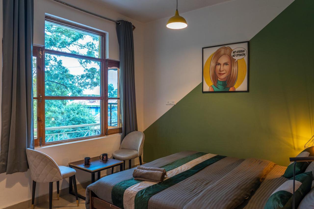 Whoopers Hostel Bir Esterno foto