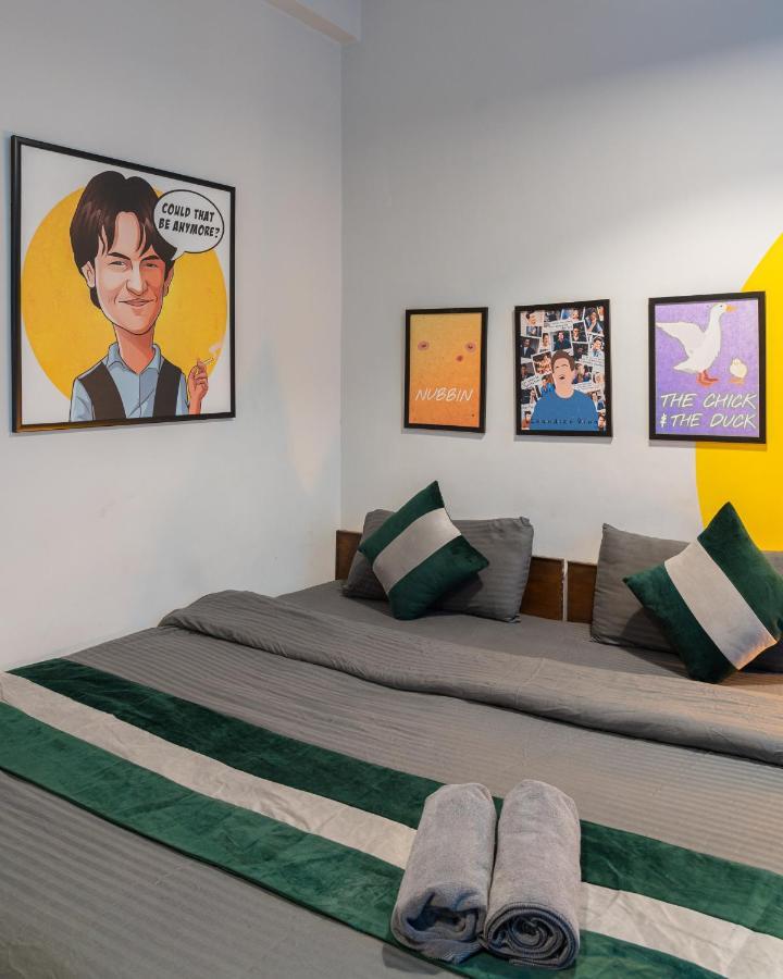 Whoopers Hostel Bir Esterno foto